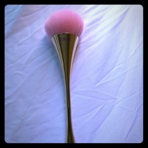 Tarte double duty beauty setting powder brush